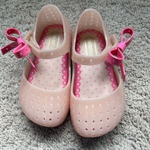 Mini Melissa gently used girls shoes size 7T.
